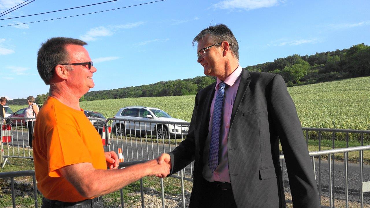 De gauche à droite : Marcel Dartinet, conseiller municipal valcampanien en charge de la sécurité sur ce concert et le sous-préfet Ronan Léaustic.