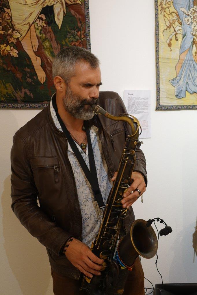 Le saxophoniste Doctor Pier.