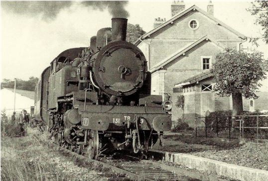 Train de voyageurs en provenance de Château-Thierry (ligne Mézy - Esternay - Romilly).