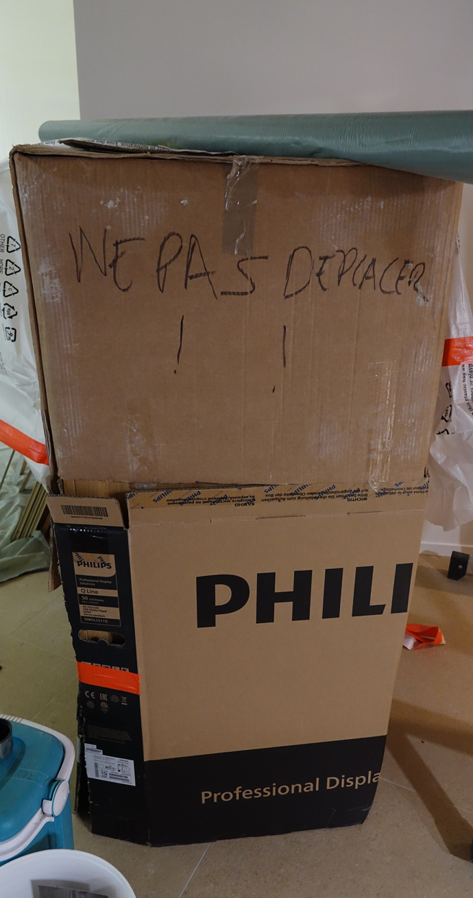 Un pupitre de cérémonie sera installé dans chaque salle.