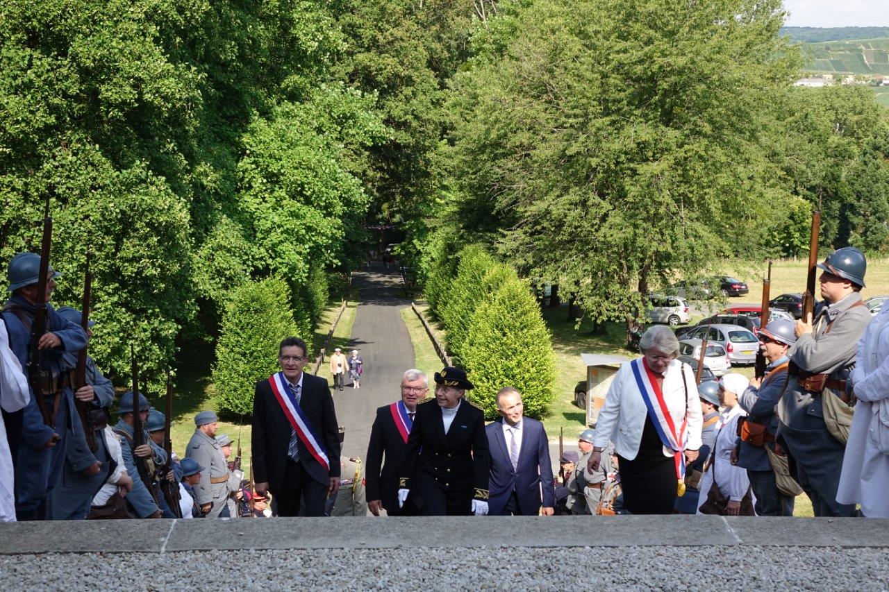 Les Poilus ont accueilli, dimanche 7 juillet, les personnalités venues participer à la cérémonie du souvenir au Mémorial des batailles de la Marne....