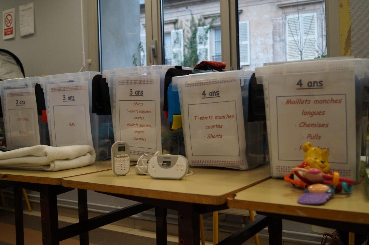 Un stand d'exposant où l'organisation ne fait pas défaut.