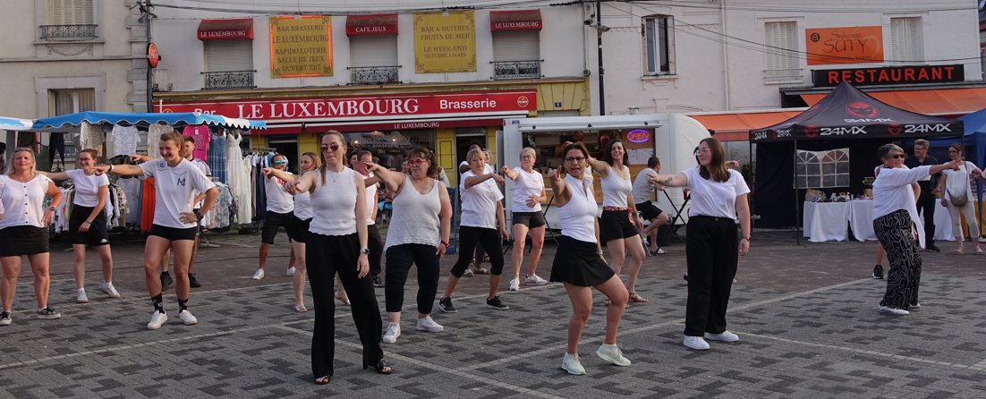 Avec sa chorégraphie, l'Orange bleue, la salle de sport et fitness de Dormans, fait transpirer un peu plus.