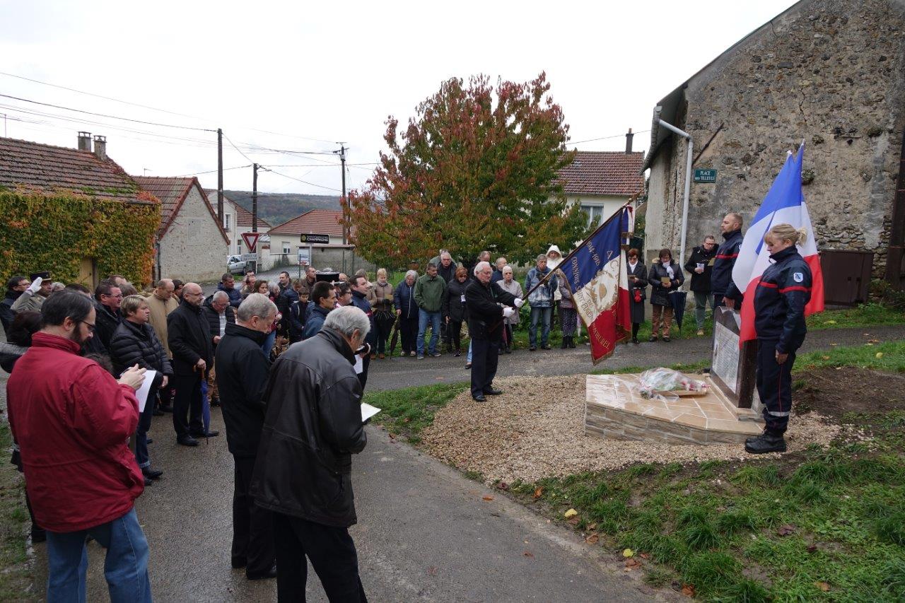 Une foule nombreuse est venue assister à l'inauguration malgré un temps de Toussaint...