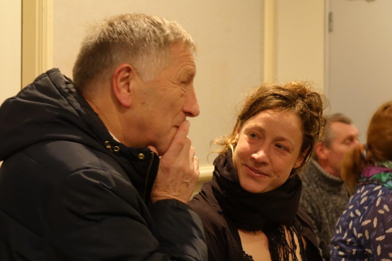 De gauche à droite : Jacques Krabal et Julie Moulier échangent à l'issue de l'événement.