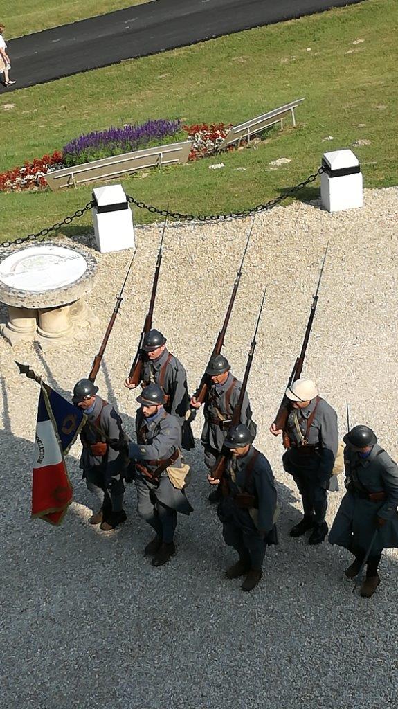 L'association de reconstitution historique Le Poilu de la Marne apporte chaque année sa contribution à la cérémonie du Souvenir.