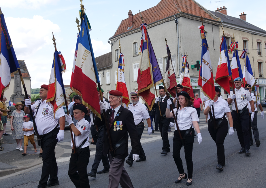 Porte-drapeaux et anciens combattants sont fidèles au rendez-vous patriotique.