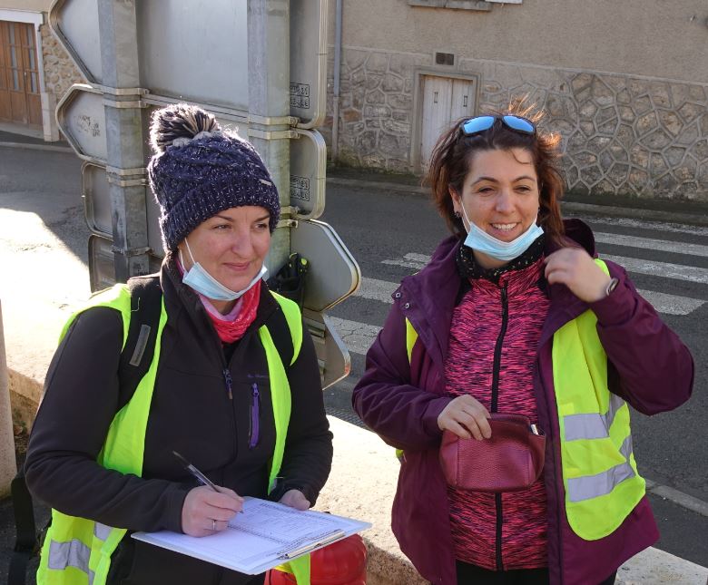 De gauche à droite : Isabelle Breton, présidente-secrétaire et Rachel Mérat, trésorière, sont aux commandes de l'association Odon'Attitude.