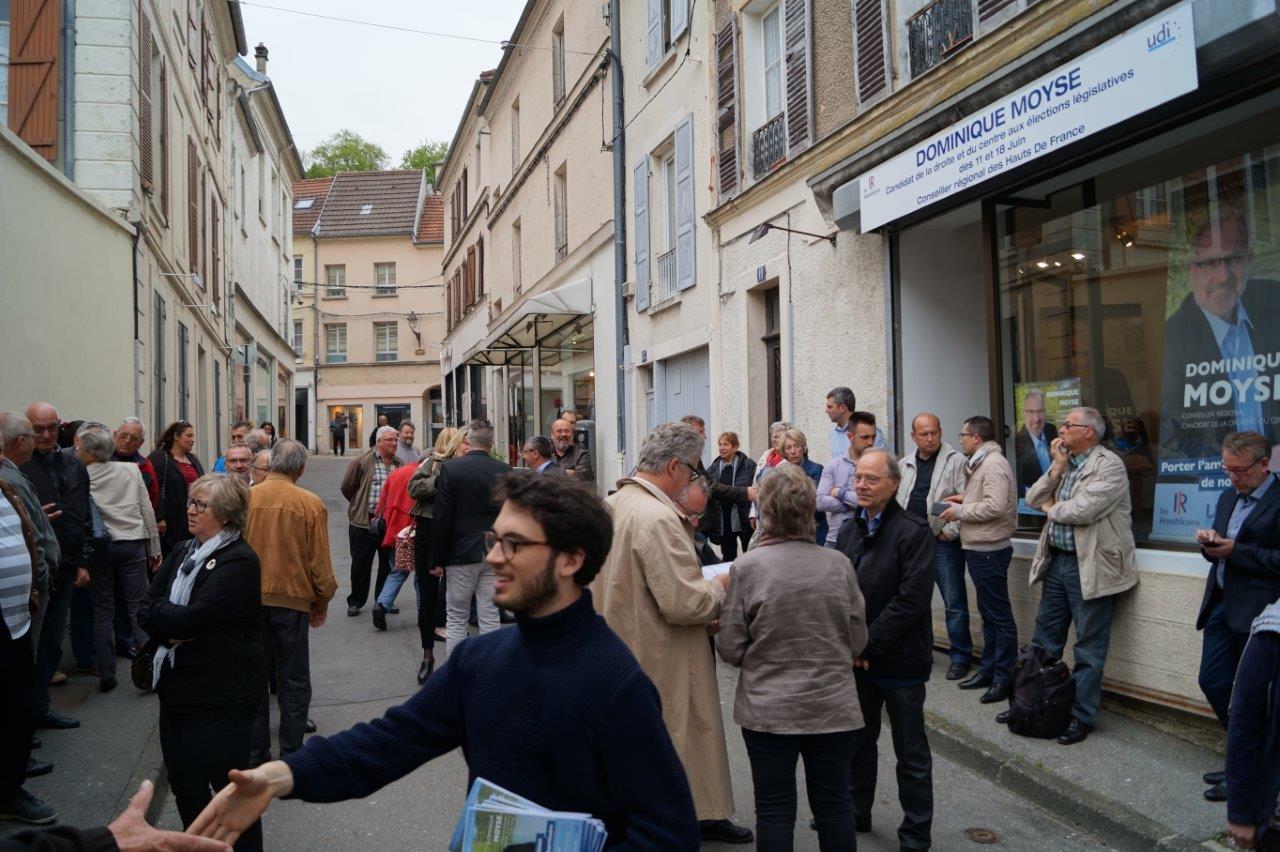Au premier plan : Guillem Leroux, directeur de campagne de Dominique Moyse.