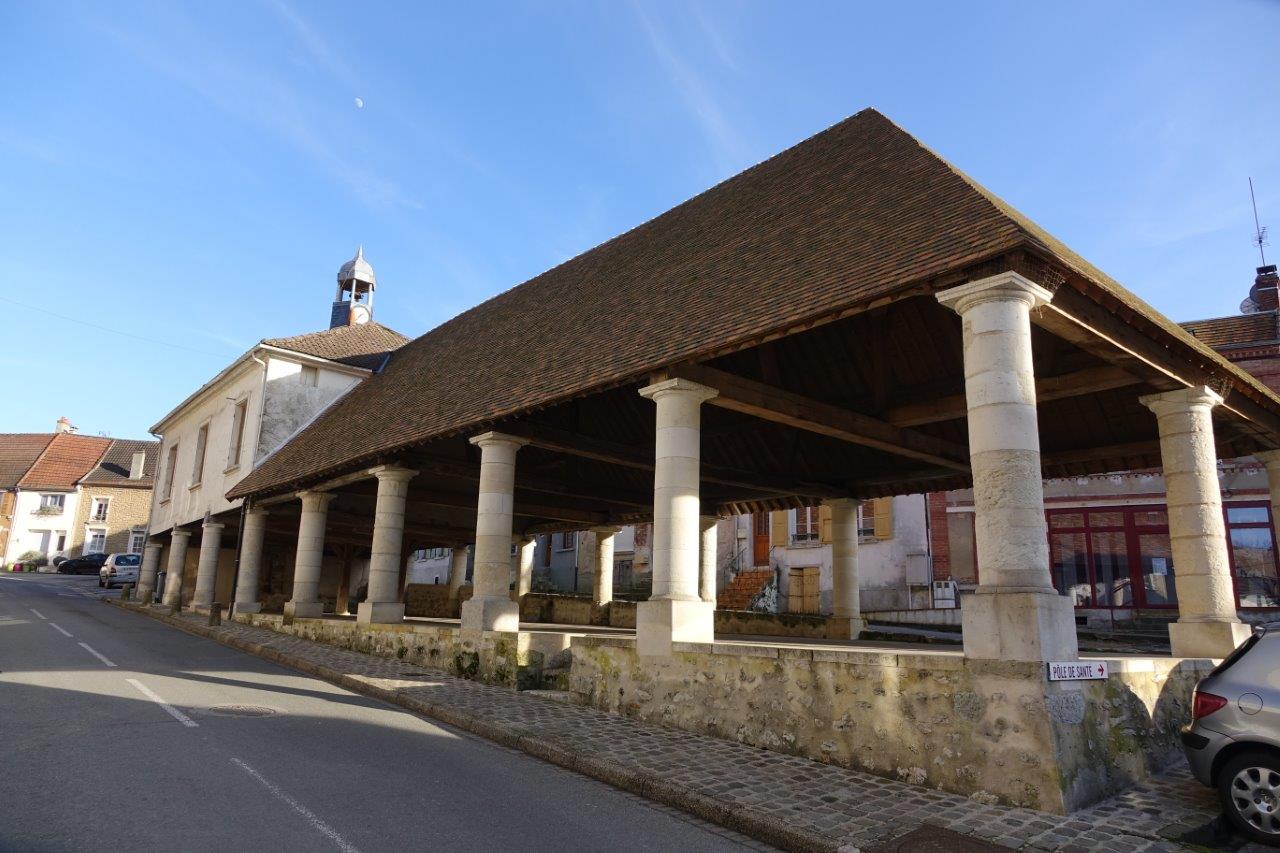 Débutée en 2010, la rénovation des Halles de Condé-en-Brie s'est achevée en 2015.