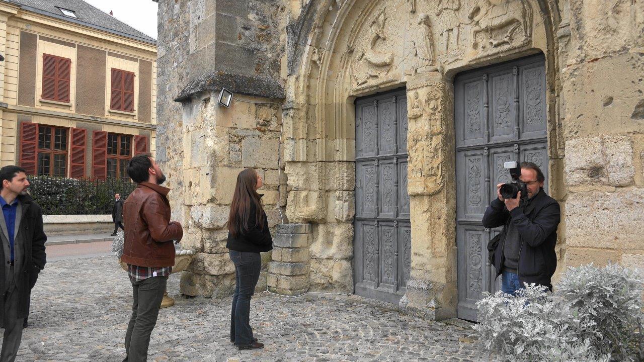 ...en passant devant l'église saint Médard de Trélou-sur-Marne.