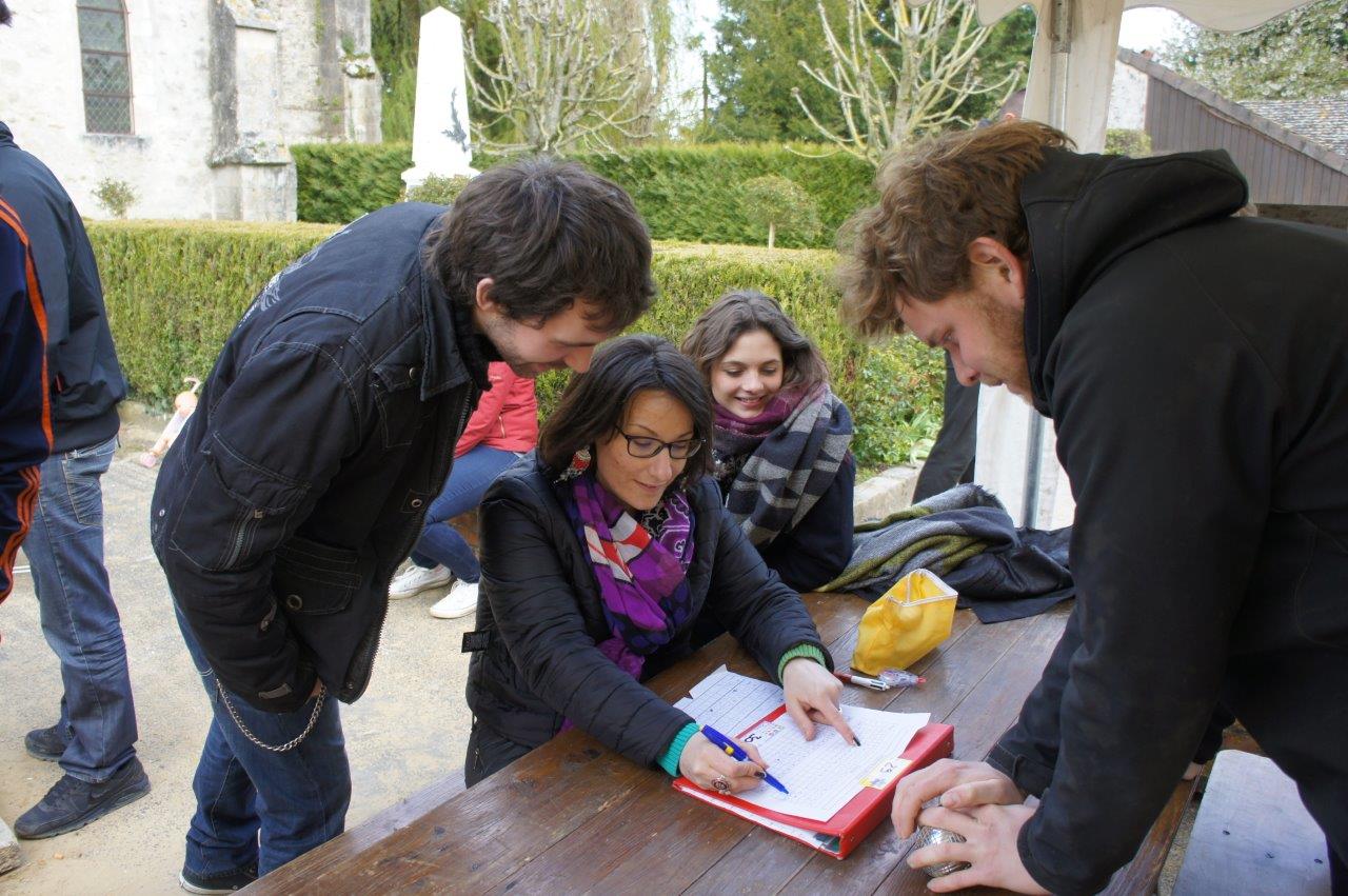 Clarisse Destouches, préposée à la table de marque.