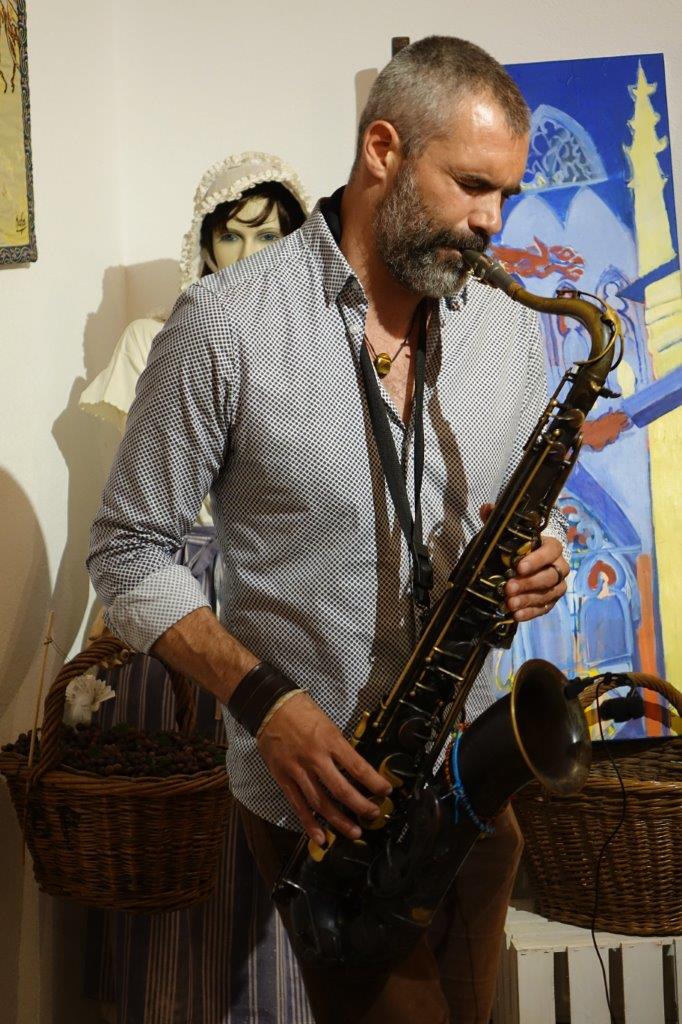 Le sax du Doctor Pier envoûte, comme à l'habitude, la soirée.