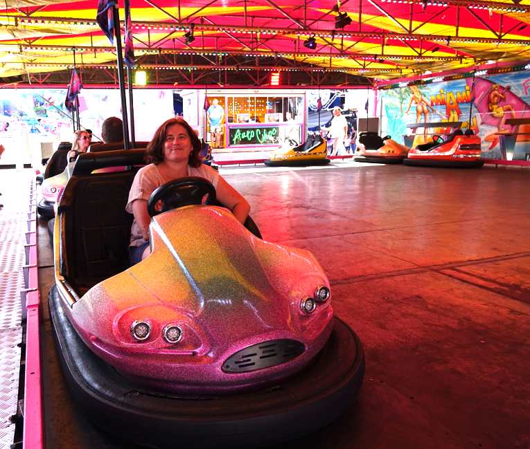 Les auto-tamponneuses attirent...