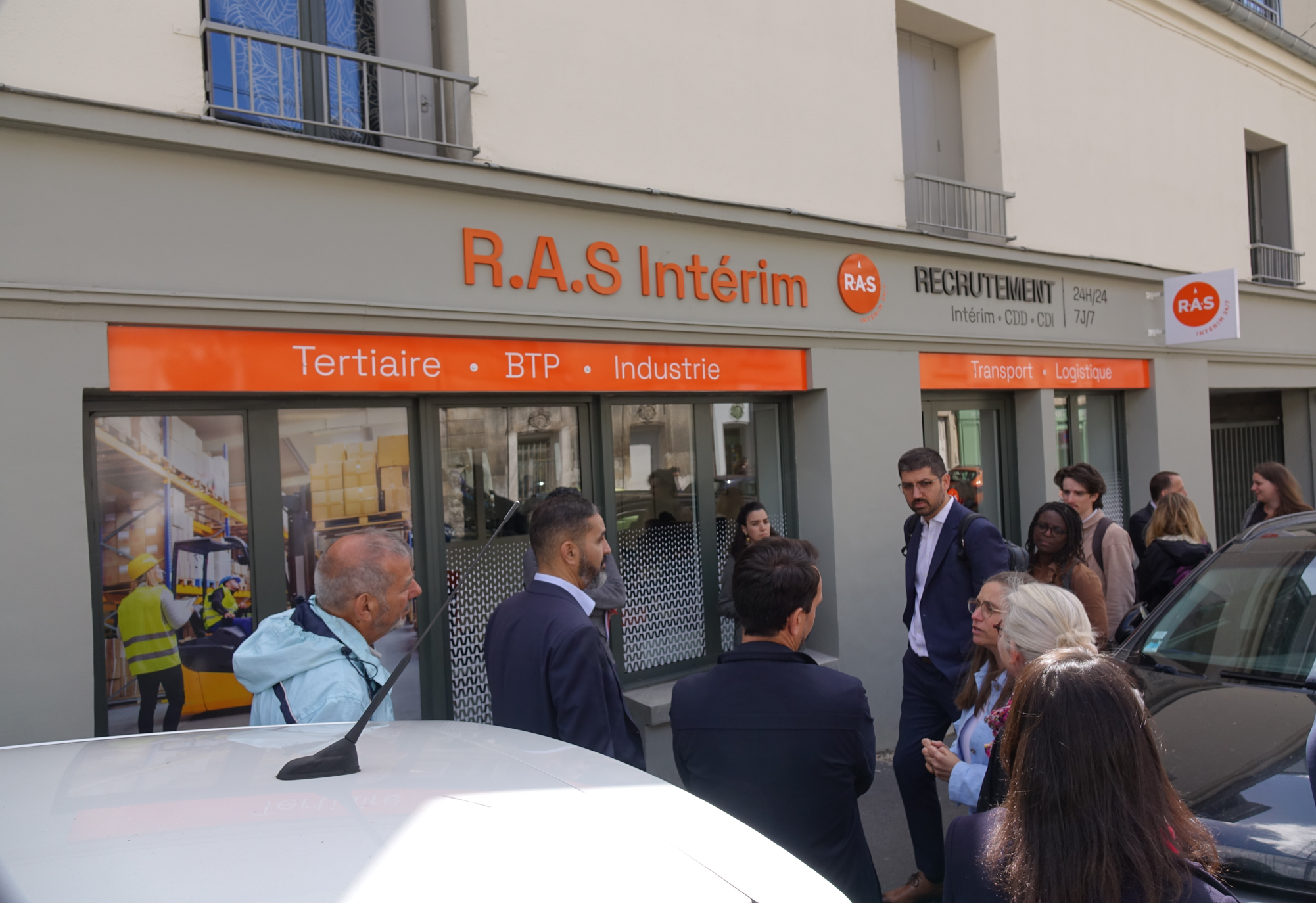 25-27 Avenue de Soissons : l'ancien hôtel Saint-Éloi transformé en immeuble mixte de locaux d'habitation et commerciaux.