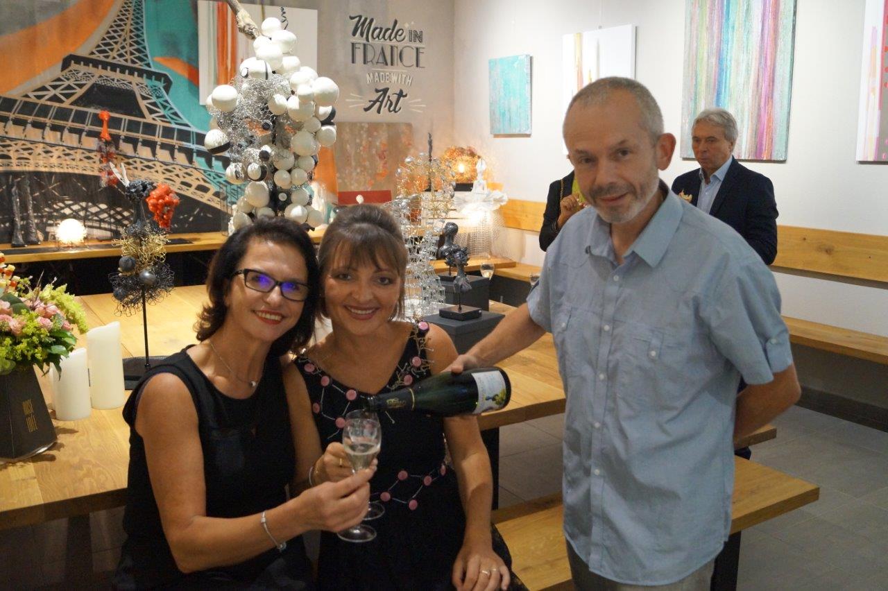 De gauche à droite : Véronique Henry, Anna et Franck Météyer.
