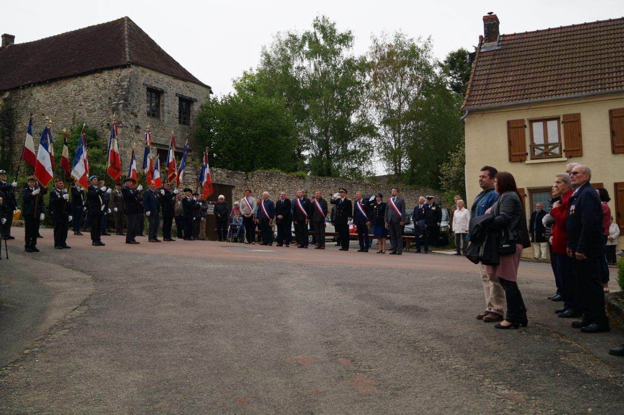 A droite : la famille du déporté Daniel Beaucreux mort à Dora le 20 mai 1944.