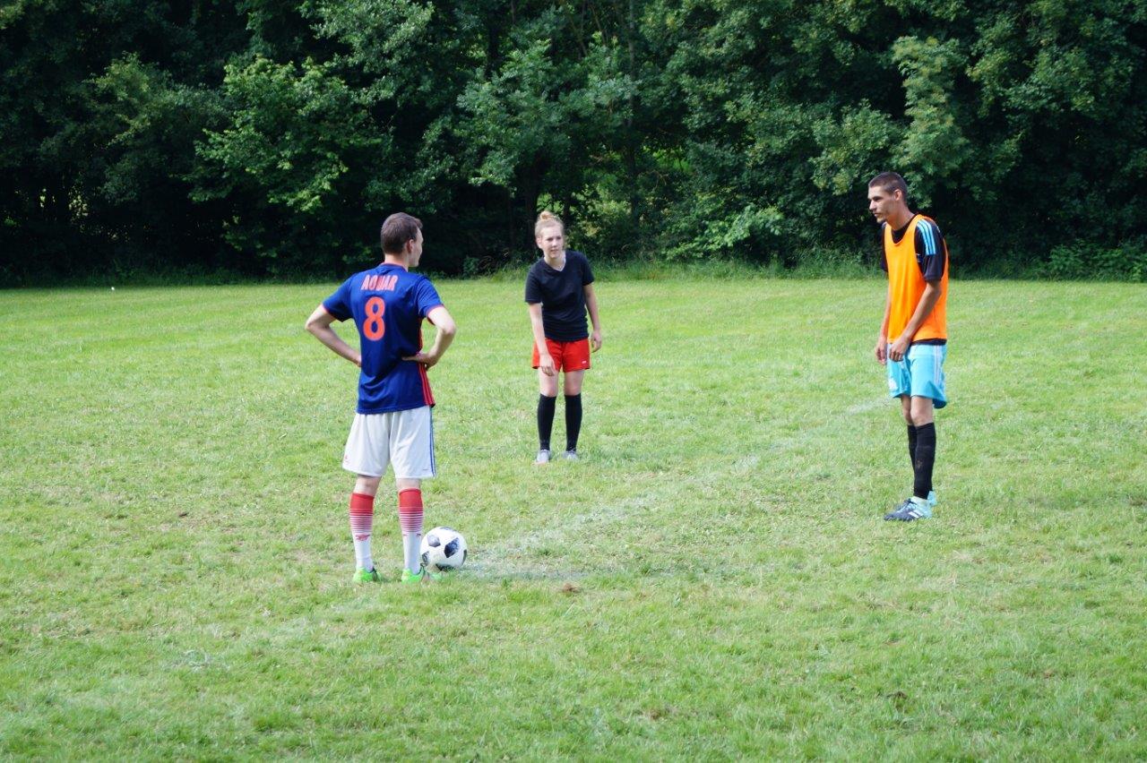 Dans l'après-midi, trois joueuses intègrent une équipe...