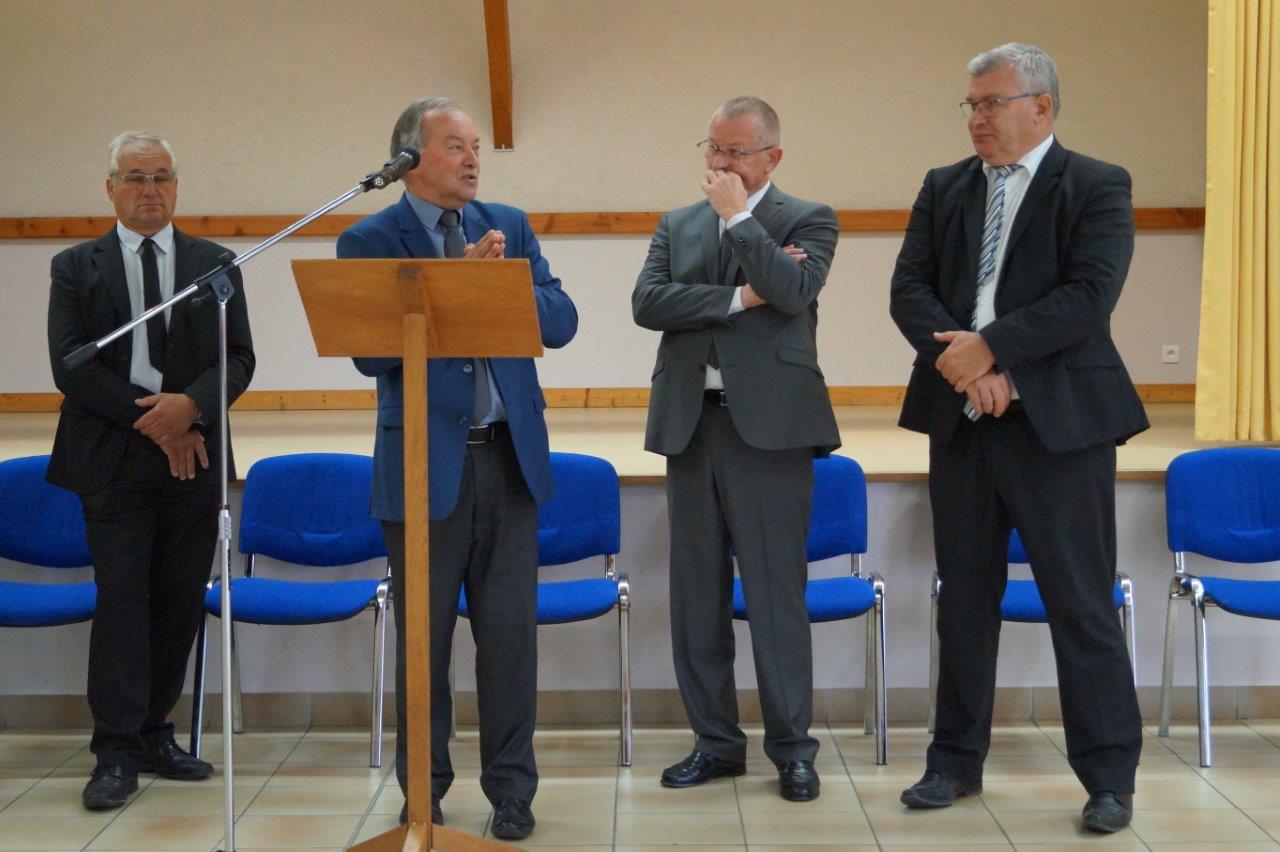 Au pupitre : Patrice Valentin, conseiller régional Grand Est et maire d'Esternay dans la Marne.