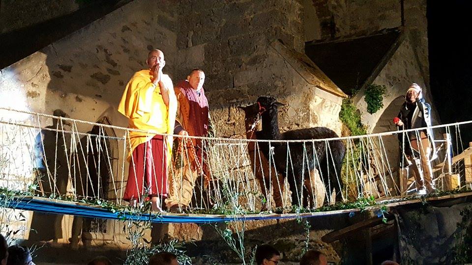 Une nuit sur le pont suspendu...