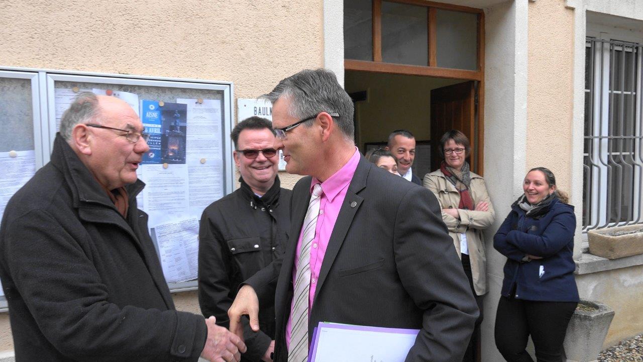 L'abbé Henri Gandon, curé de la paroisse Notre Dame des Trois Vallées fait partie du comité d'accueil.