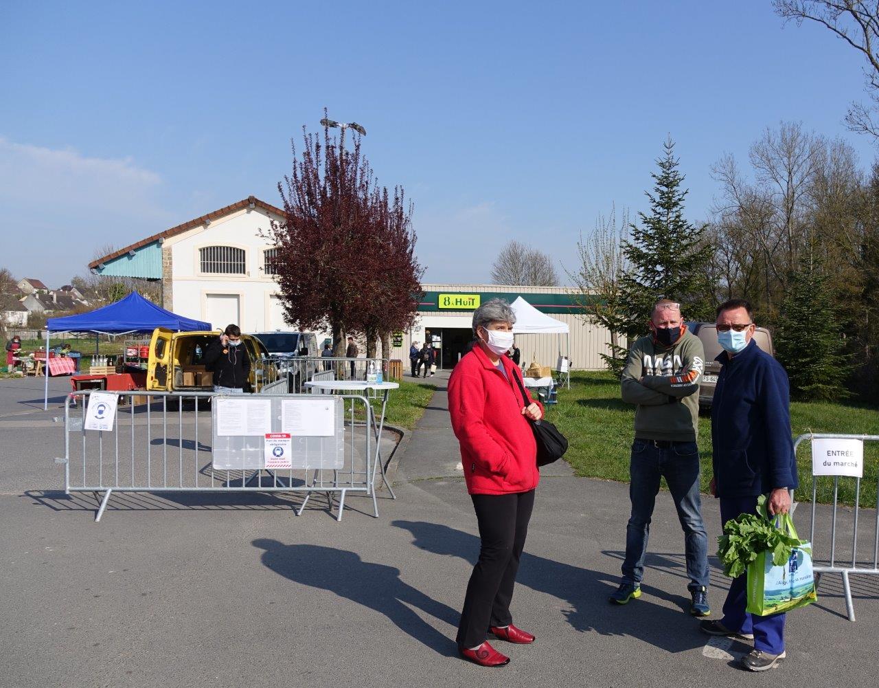 Marcel Dartinet, premier maire adjoint de la commune nouvelle Vallées-en-Champagne, est un fidèle du marché de Georges. 