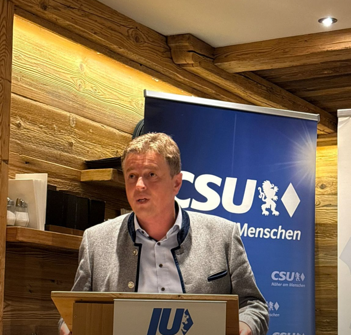 Ewald Seifert bei der Gründung der JU in Salching