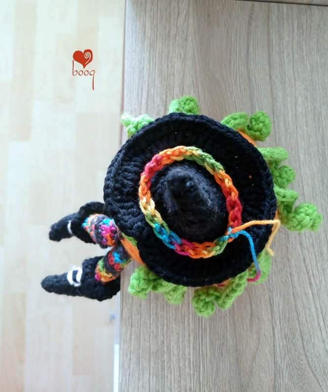 halloween witch- hat shoes amigurumi free pattern - english