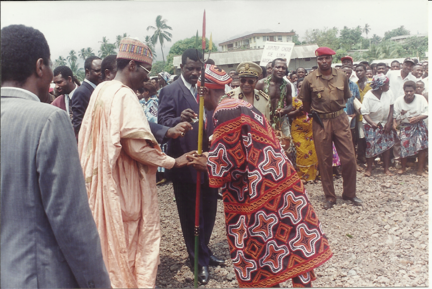 La cérémonie était présidée par le ministre des Transports, Issa Tchiroma Bakary