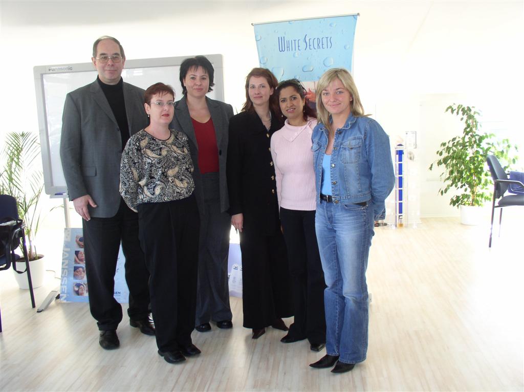Latifa Eid (Bahrain) and US aestheticians in Aachen 2004