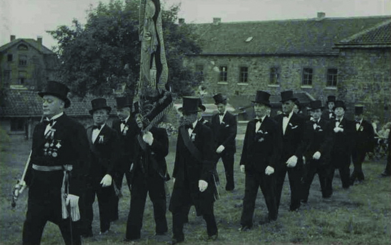 Hauptmann Julius Kockartz und die Petrusschützen 1949