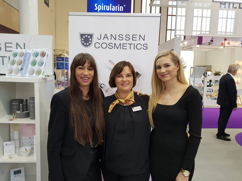 Gabi und Bianca mit Katharina in Berlin 2019