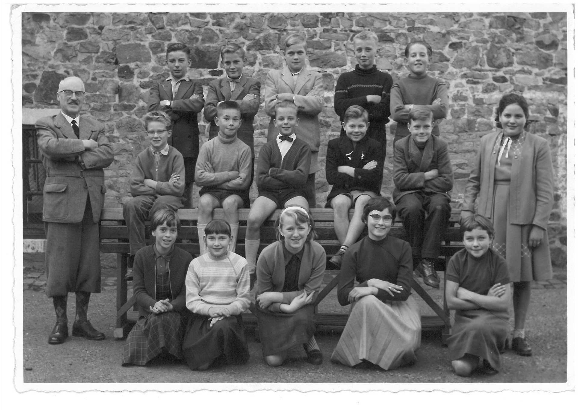 Schulklasse mit Lehrer Cravatte 1958