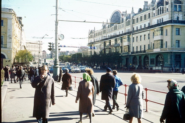 Auf der Strasse (Tverskaya Street)