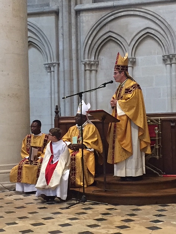 Messe le matin à la cathédrale.