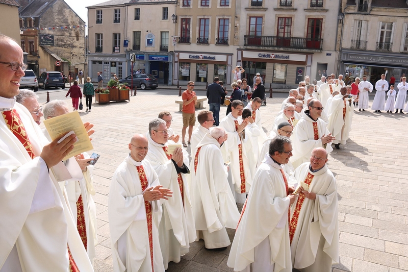 et une grande joie parmi les prêtres qu’un nouveau soit ainsi donné au diocèse.