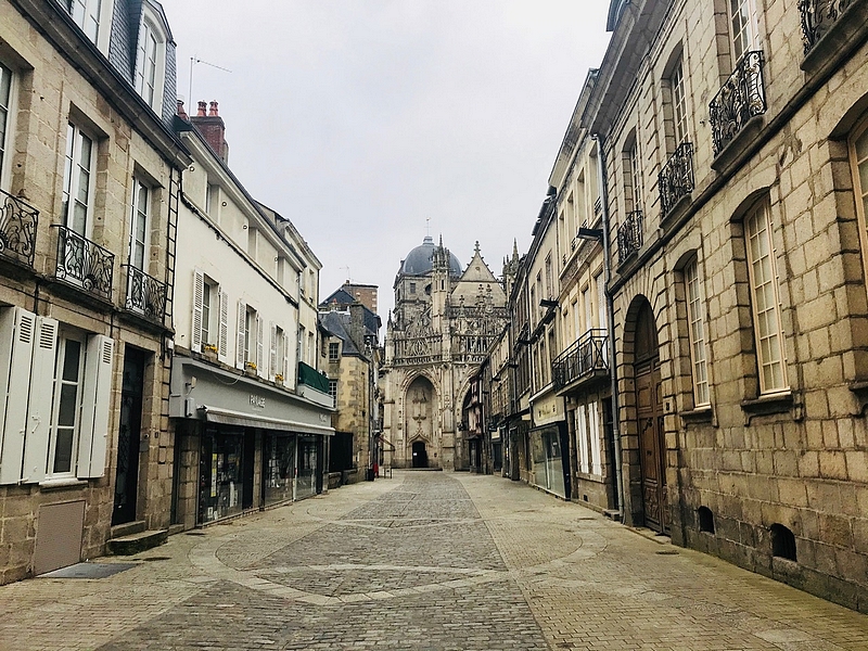 A l'heure de pointe rue du Bercail