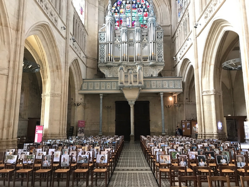 Tous présents pour la vigile pascale et la messe du jour de Pâques !