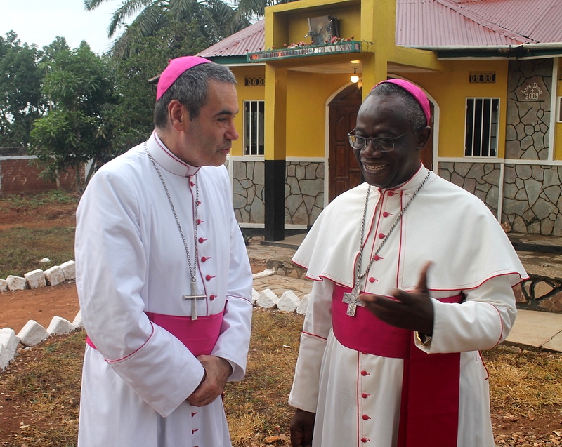 Liens d’amitié et de fraternité entre Mgr Kasanda et Mgr Habert.