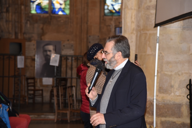 ... par l'enseignement du P. Hénault-Morel, nouveau recteur du sanctuaire