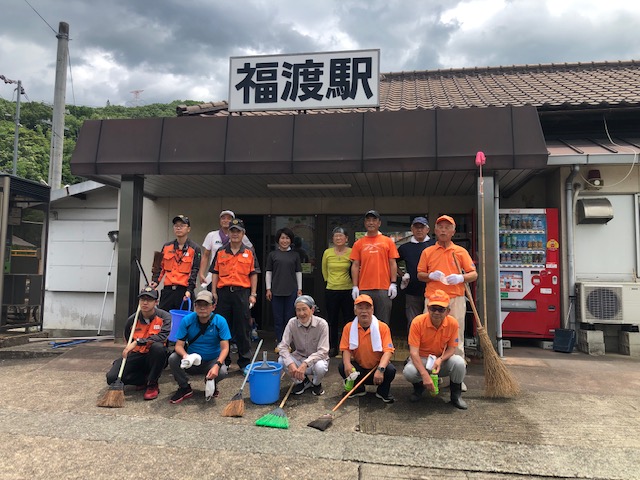 福渡駅の掃除