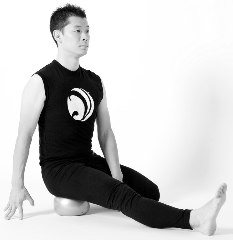 【ハムストリングス Hamstrings】　ヤムナボディローリング®