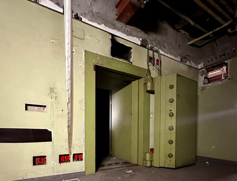 L'ingresso del bunker - Courtesy of Lara Martinetto