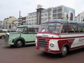 Historische Autos auf dem Spielbudenplatz Hamburg St. Pauli  