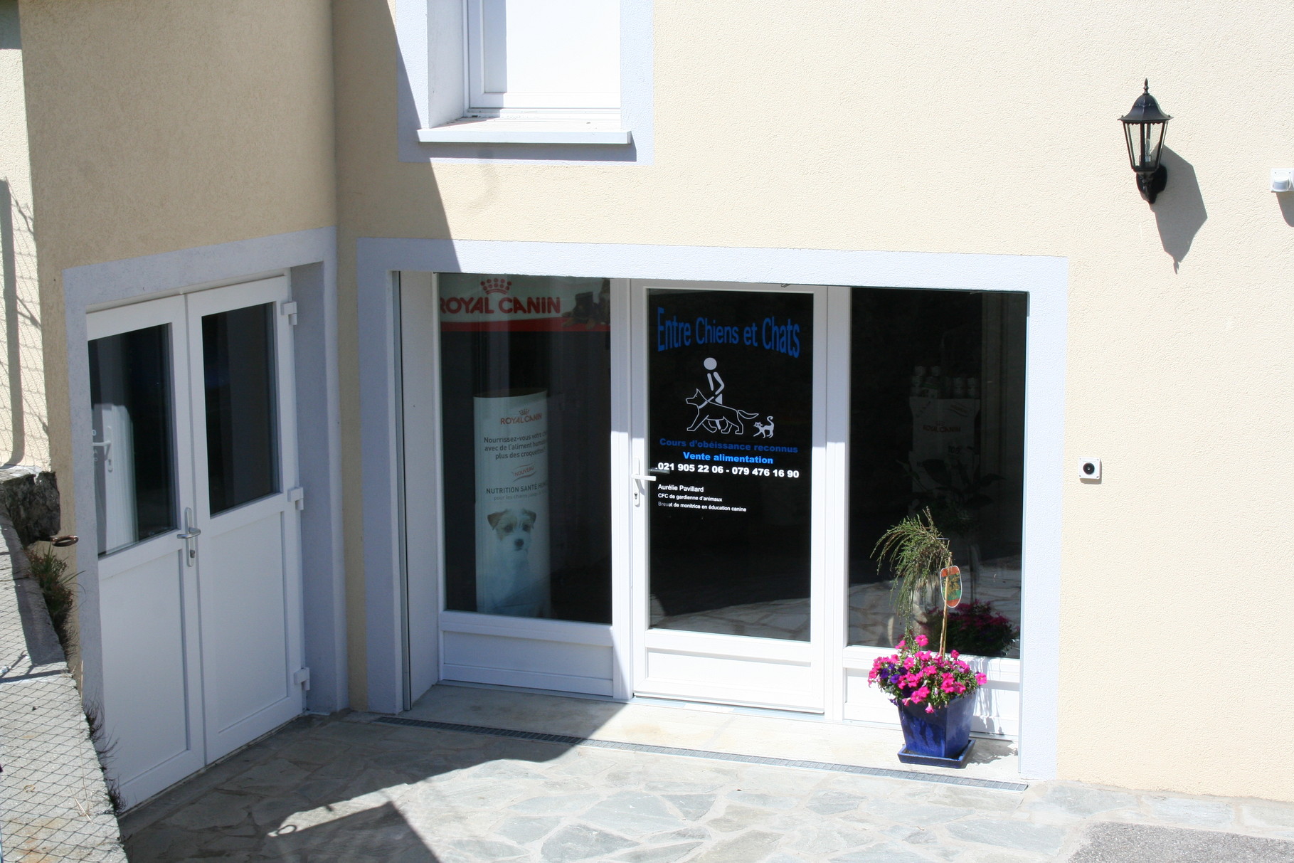 Magasin Dalimentation Et Daccessoires Chien Et Chat