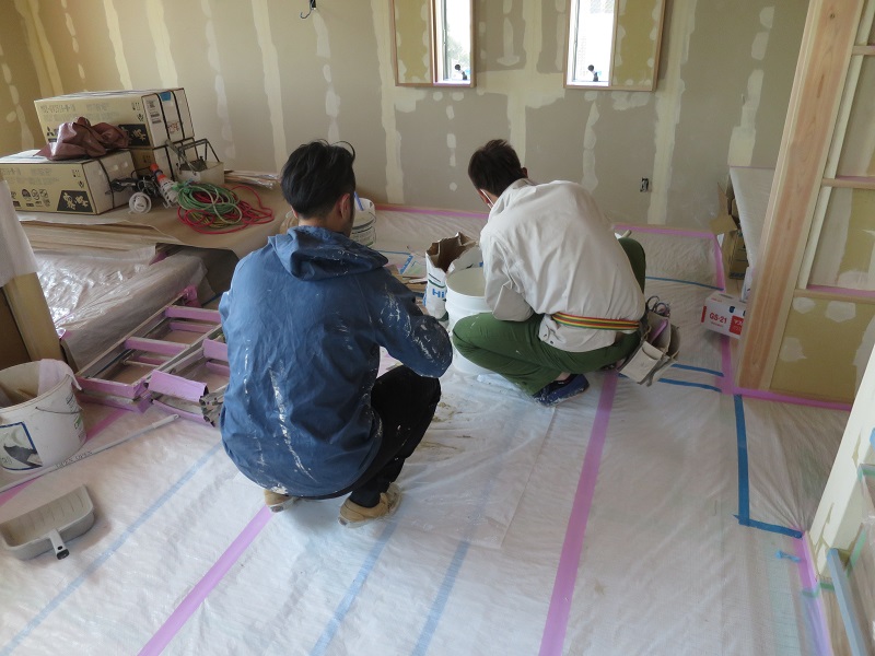 珪藻土を壁と天井に塗っています 台東区 土手加藤材木店 珪藻土を壁と天井に塗っています 台東区 土手加藤材木店
