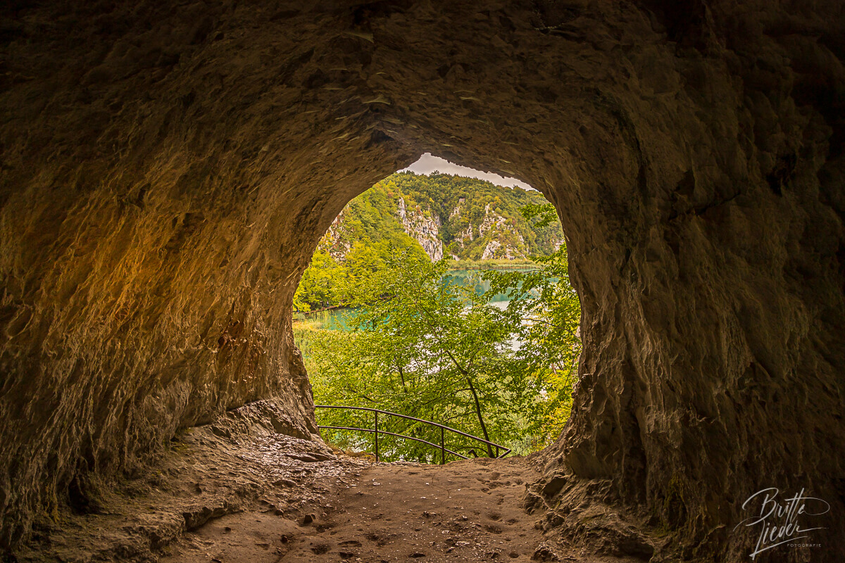 Hier stand der alte Apatsche, der die Höhle bewacht (Schatz im Silbersee)