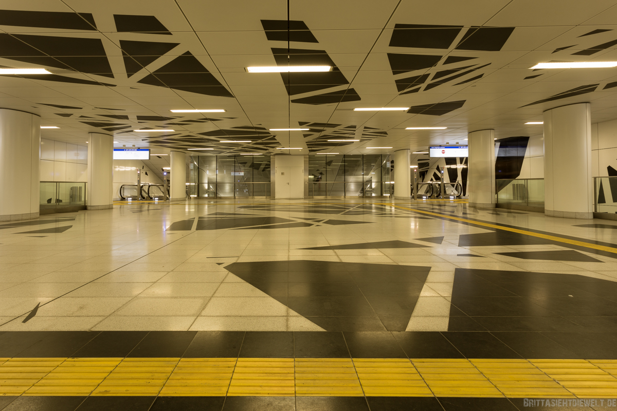 düsseldorf, u-bahn, station, pempelforter, straße, u-bahnhof, wehrhahnlinie, langzeitbelichtung, fotolocation, regen