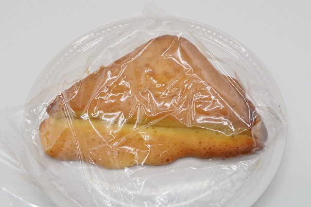 大分のご当地パン 三角チーズパン