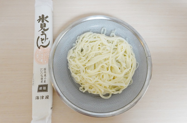 富山県のご当地うどん 氷見うどん 海津屋の乾麺(細麺)